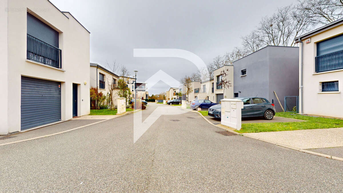 Maison à LOUVECIENNES