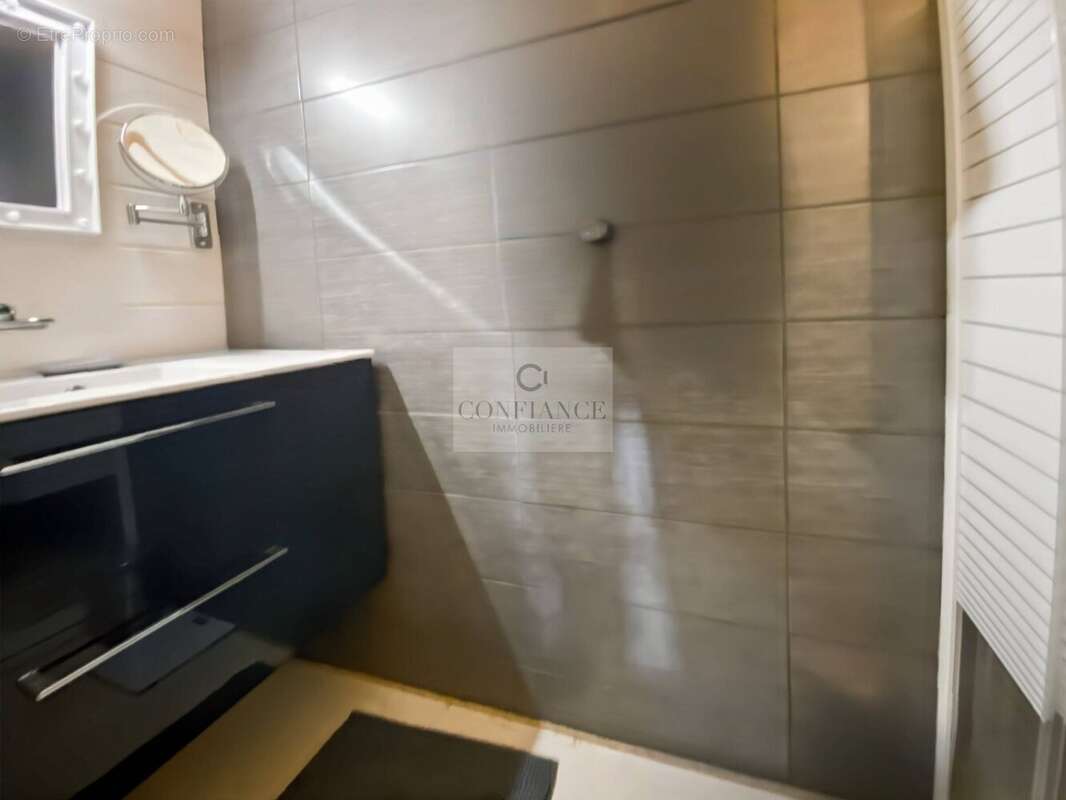 Appartement à SAINT-ETIENNE-DE-TINEE