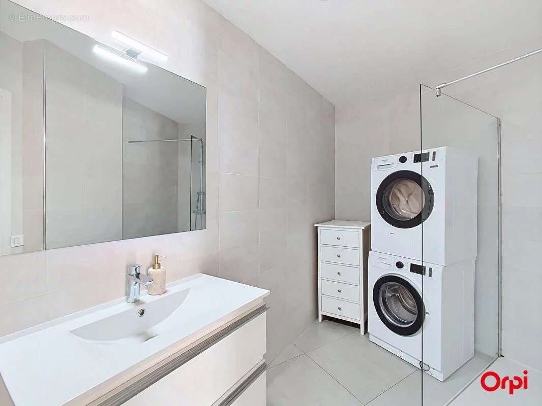 Appartement à ROQUEBRUNE-CAP-MARTIN
