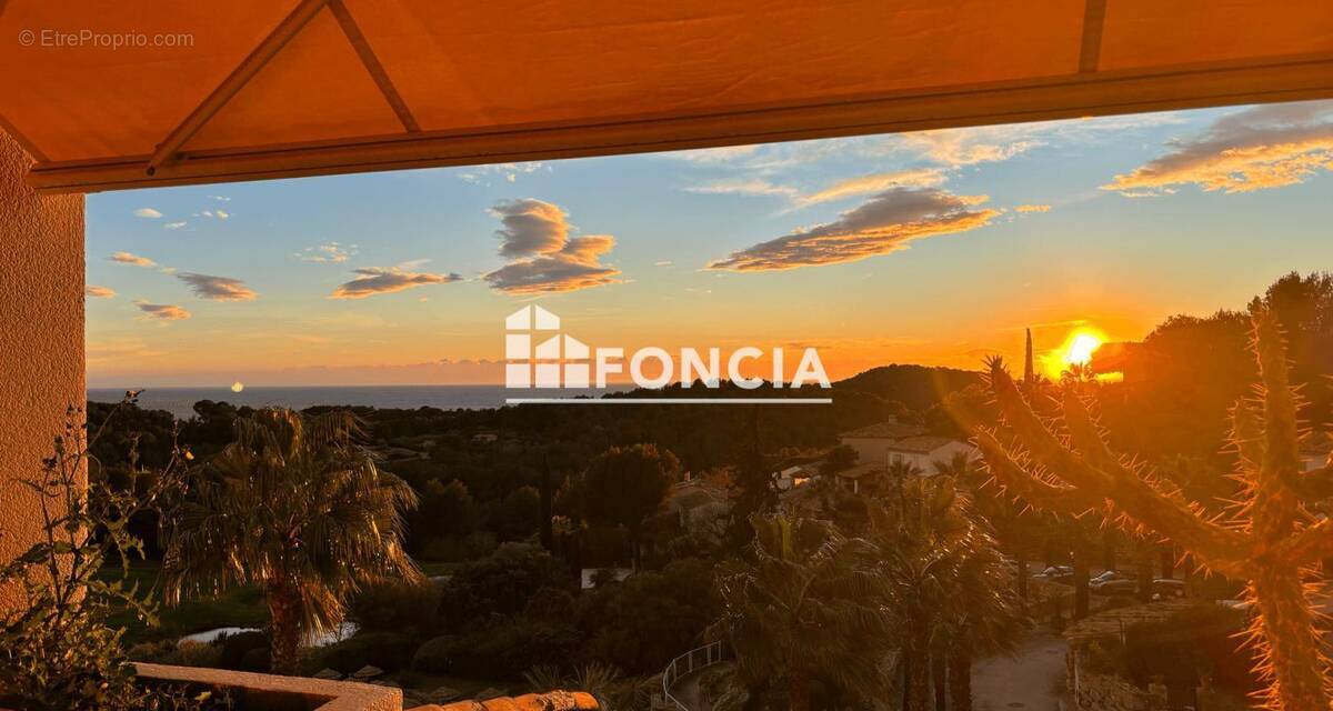 Appartement à SAINT-CYR-SUR-MER