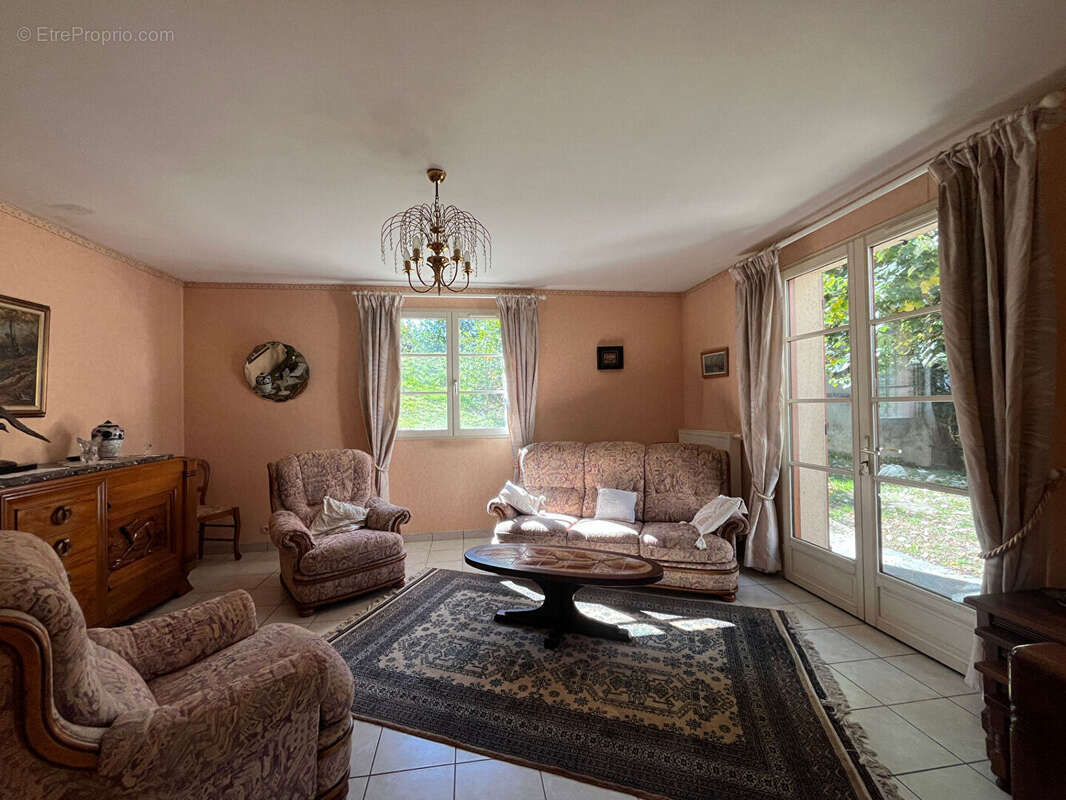 Maison à CONDAT-SUR-VIENNE