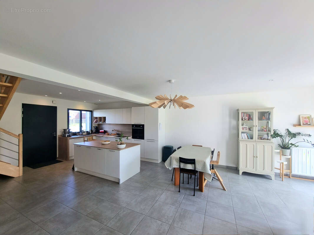 Maison à SAINT-ERBLON