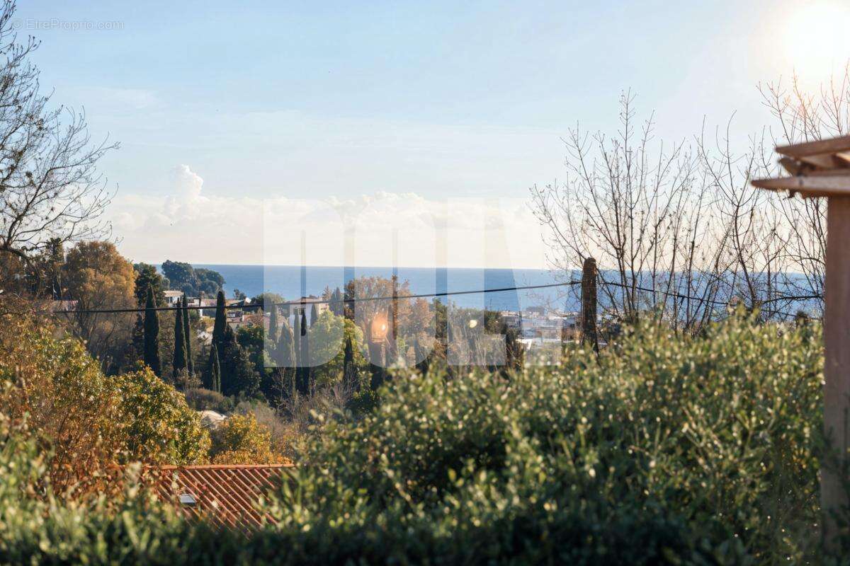 Appartement à VILLENEUVE-LOUBET