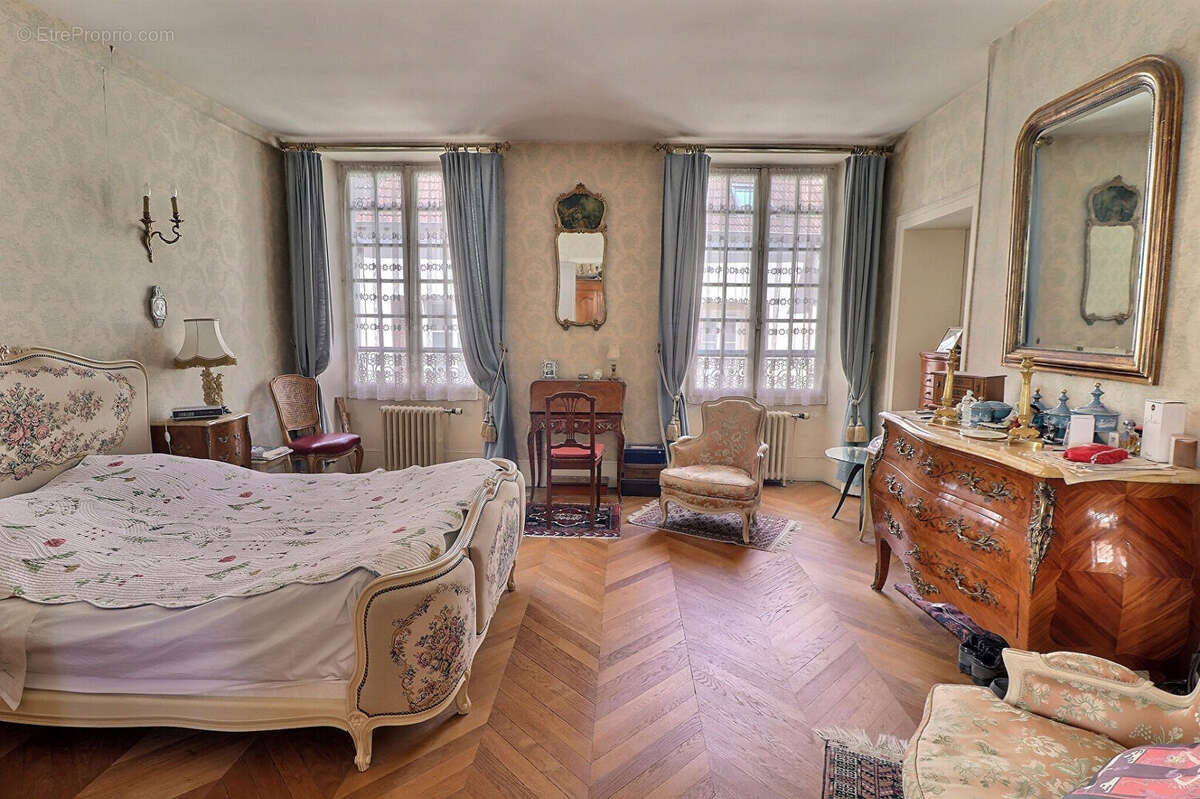 Maison à EPERNON