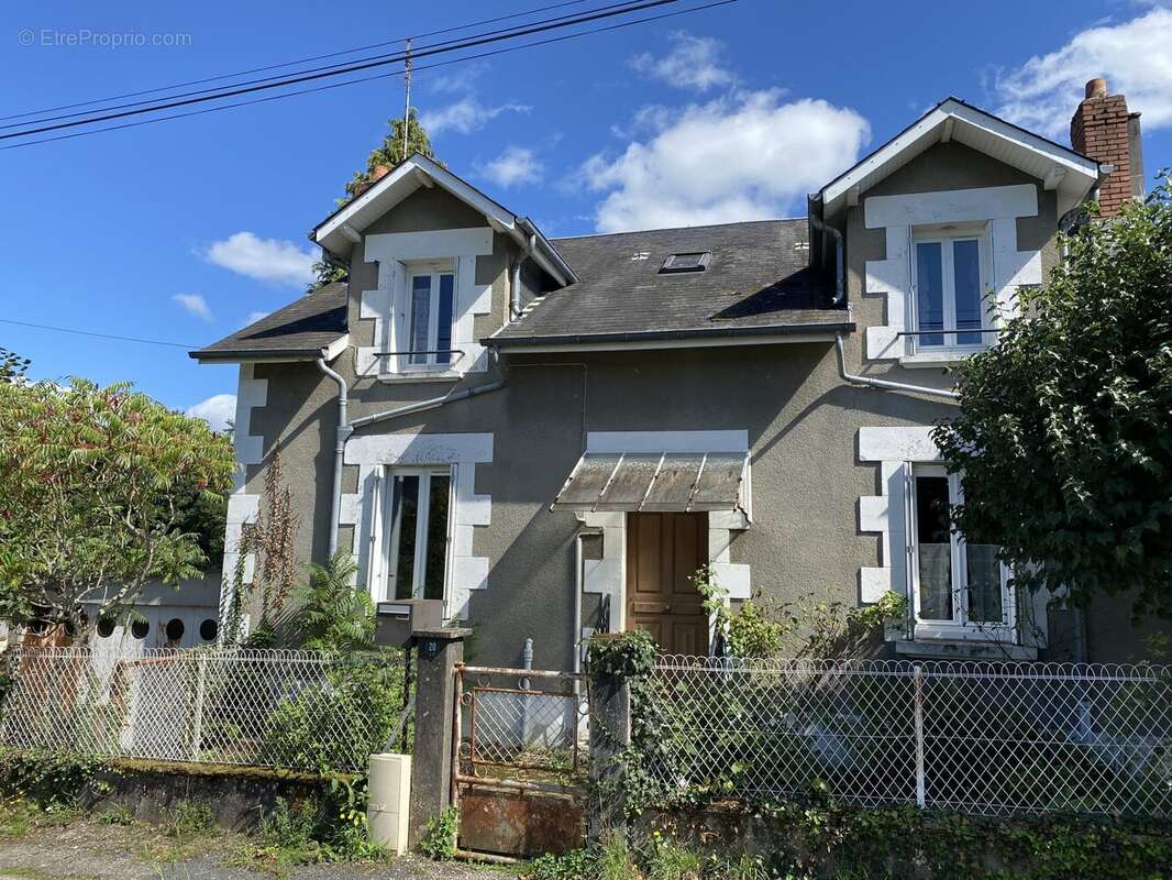 Maison à CHATEAUNEUF-LA-FORET