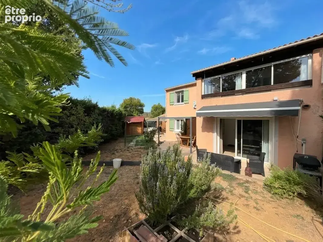 LE VAL - Belle maison provençale au calme, 5 chambres, terrain de 490 m² - photo 3