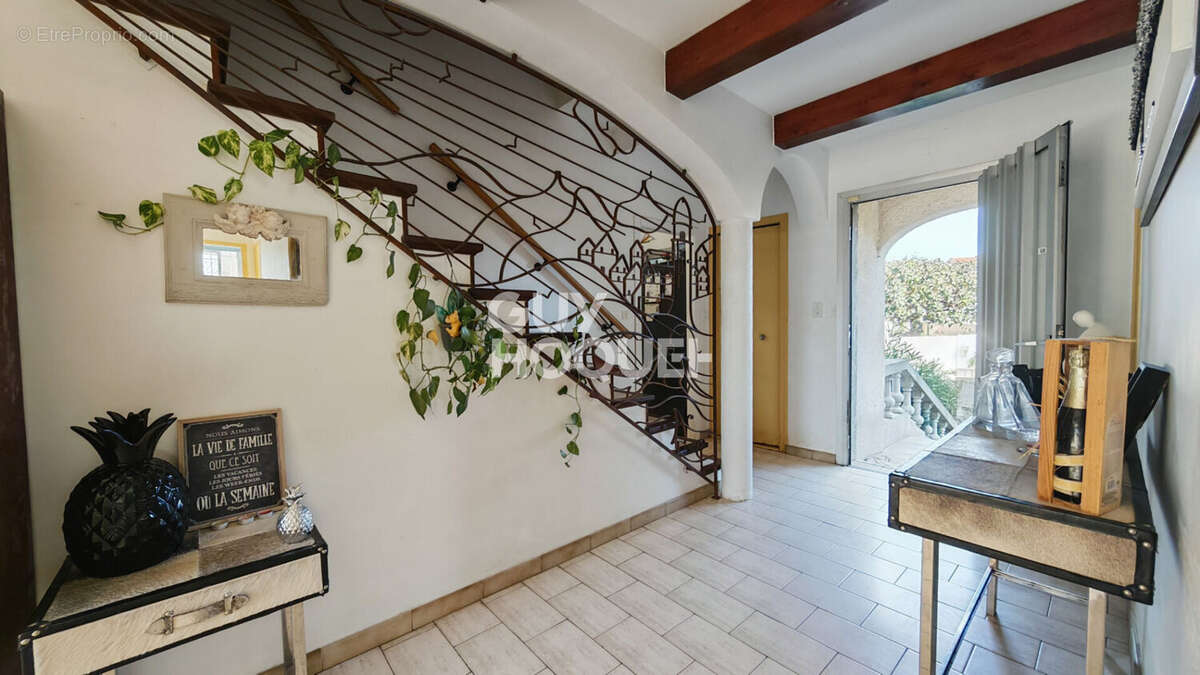 Maison à VILLENEUVE-DE-LA-RAHO