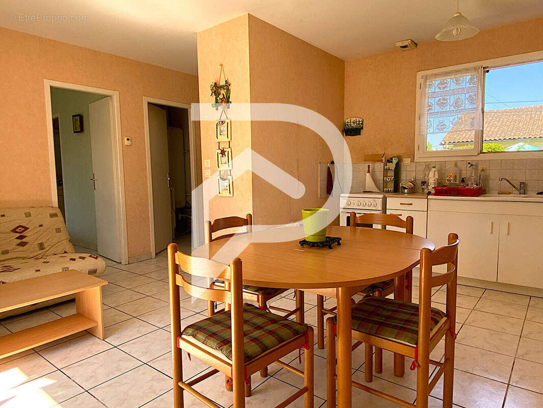 Maison à SAINT-SEURIN-SUR-L&#039;ISLE