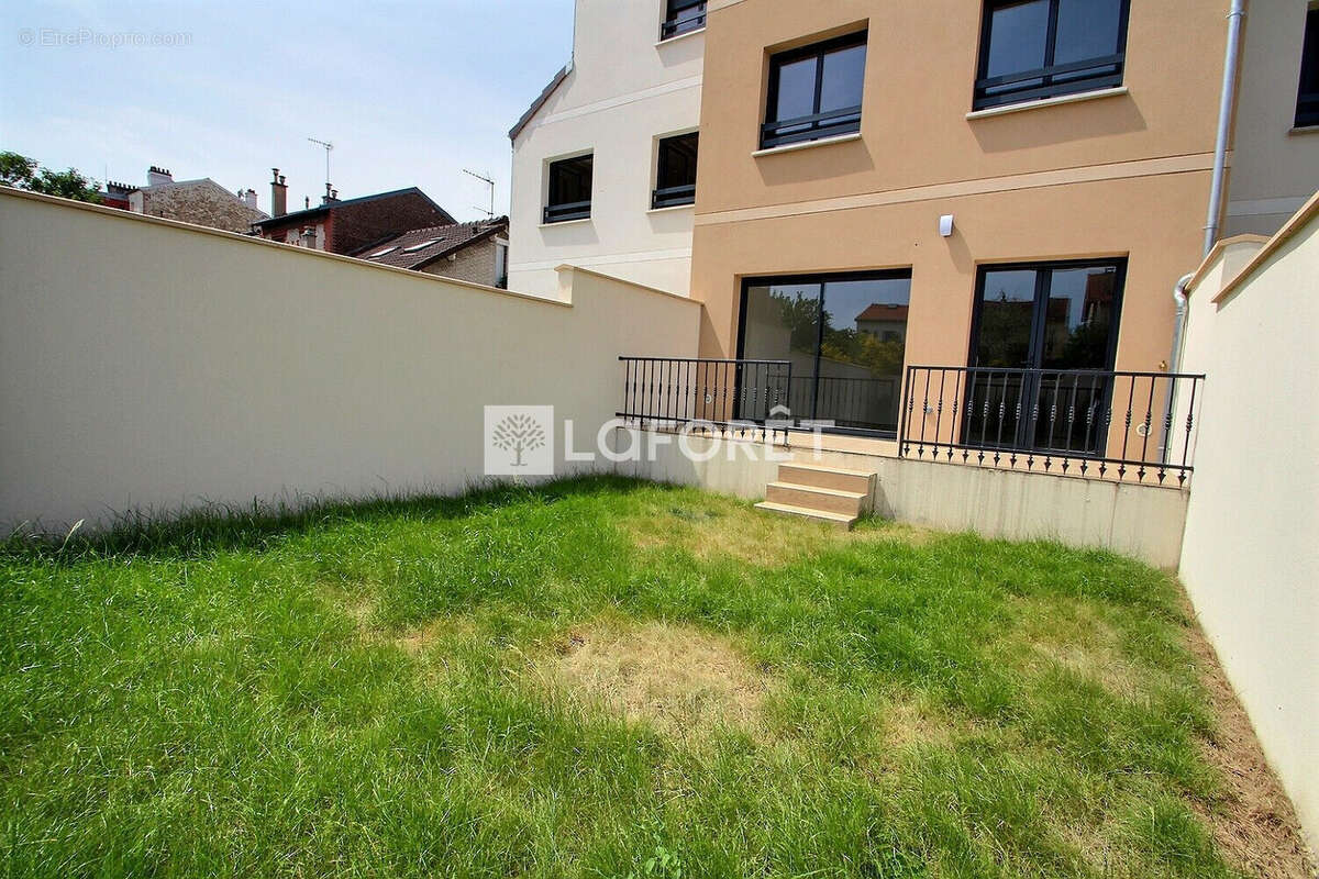 Maison 2025 - grand sejour - cinq chambres - joli jardin - garage et parking - photo 10