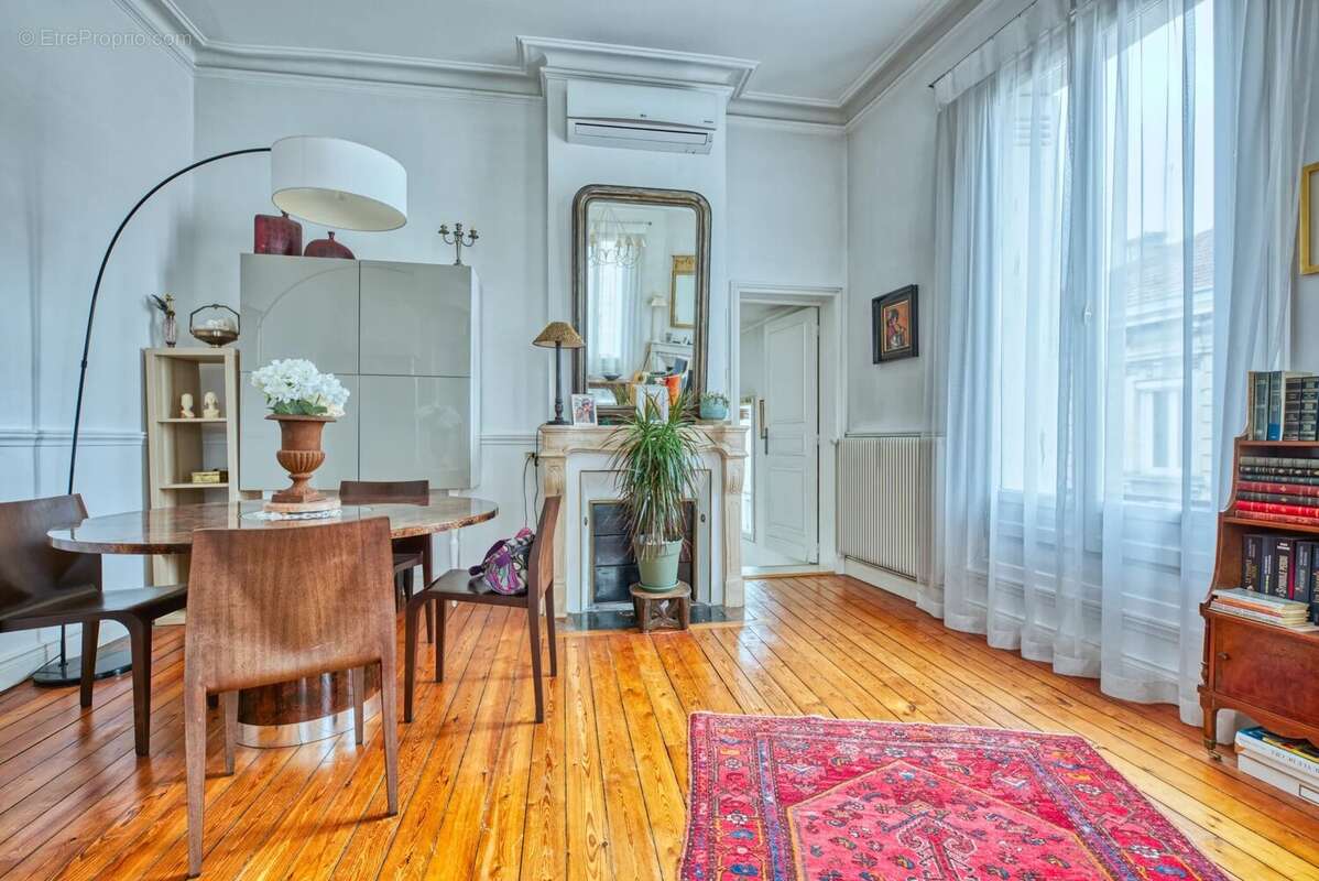 Appartement à BORDEAUX