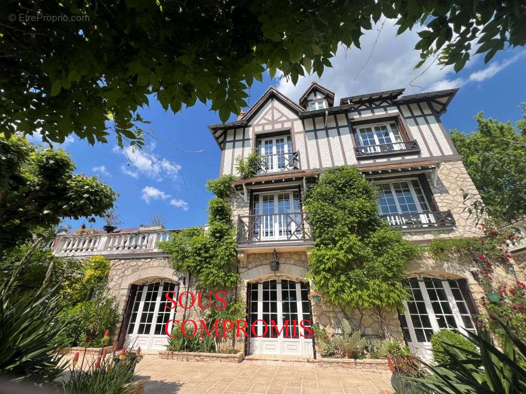 Maison à FONTAINEBLEAU