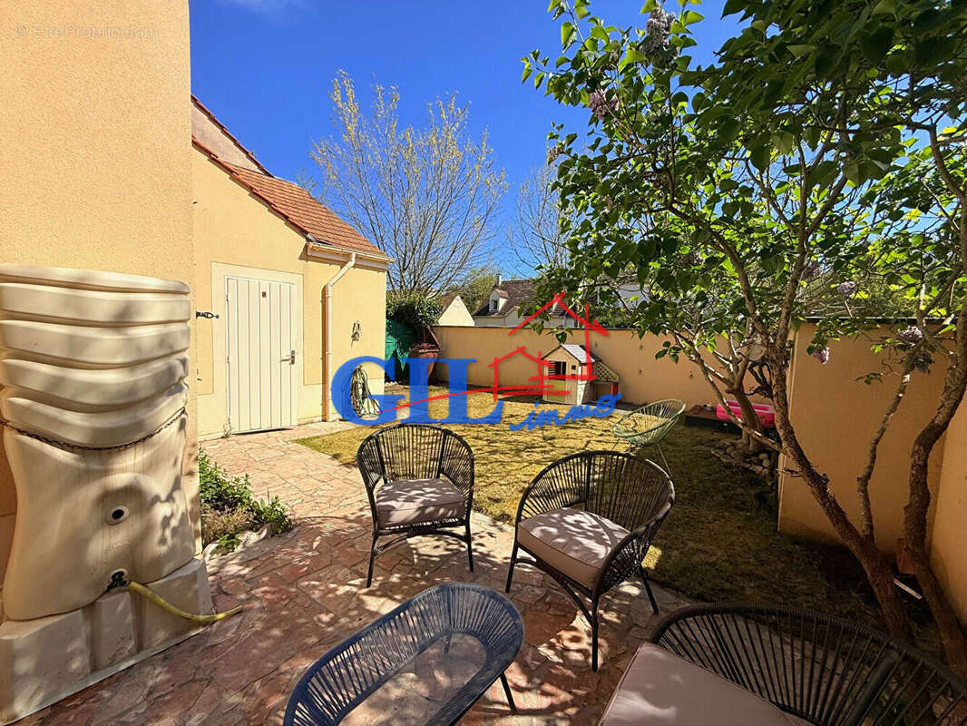 Maison à SAVIGNY-LE-TEMPLE