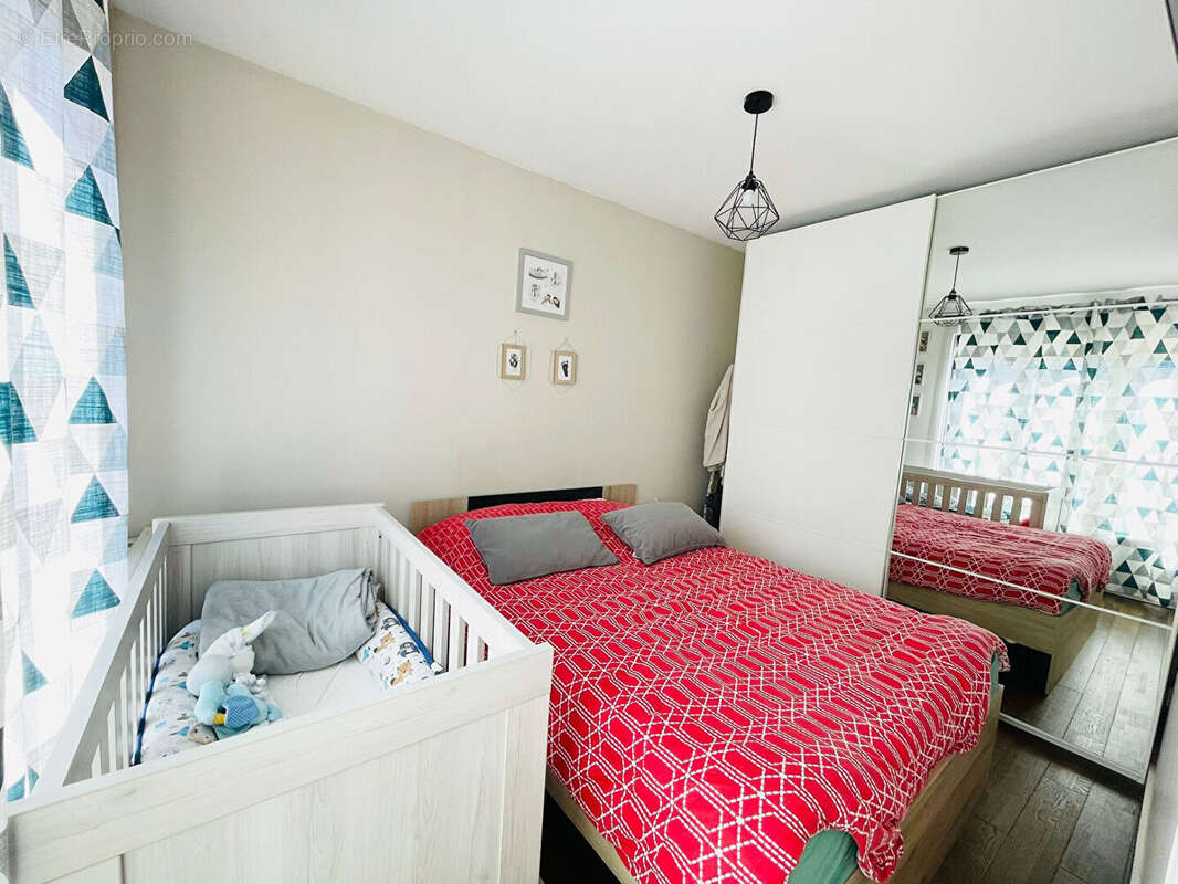 Appartement à SARTROUVILLE