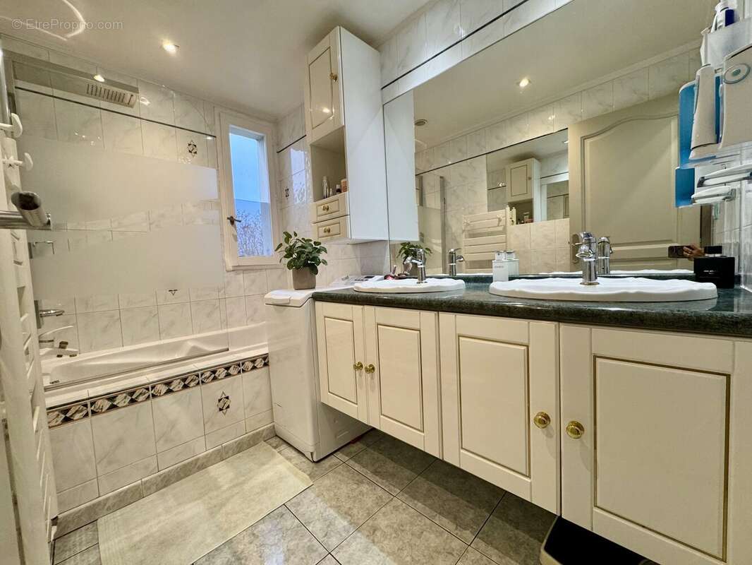 Appartement à SURVILLIERS