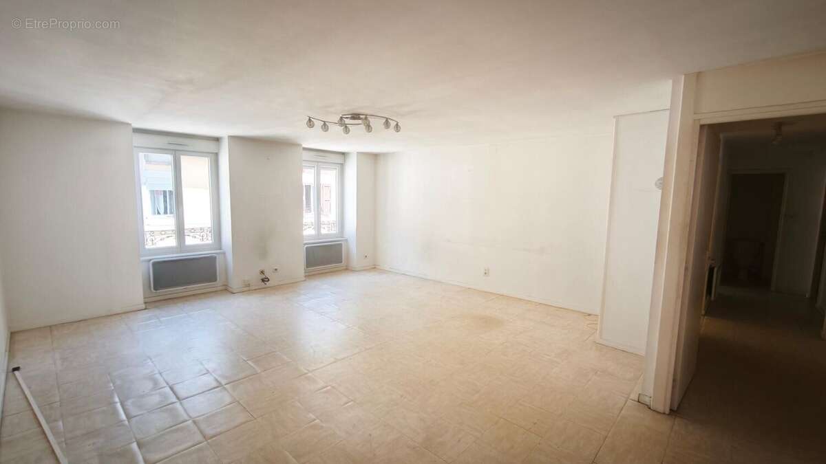 Appartement 280 m² à Saint-Rambert-En-Bugey  - photo 2