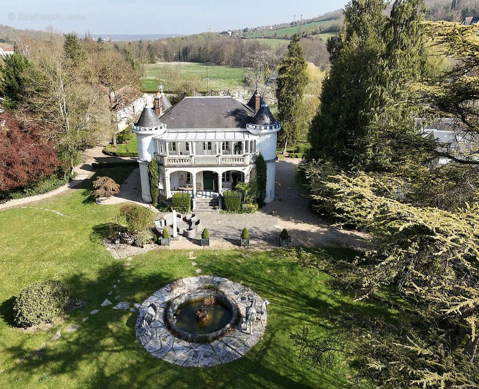 Maison à AUFFREVILLE-BRASSEUIL