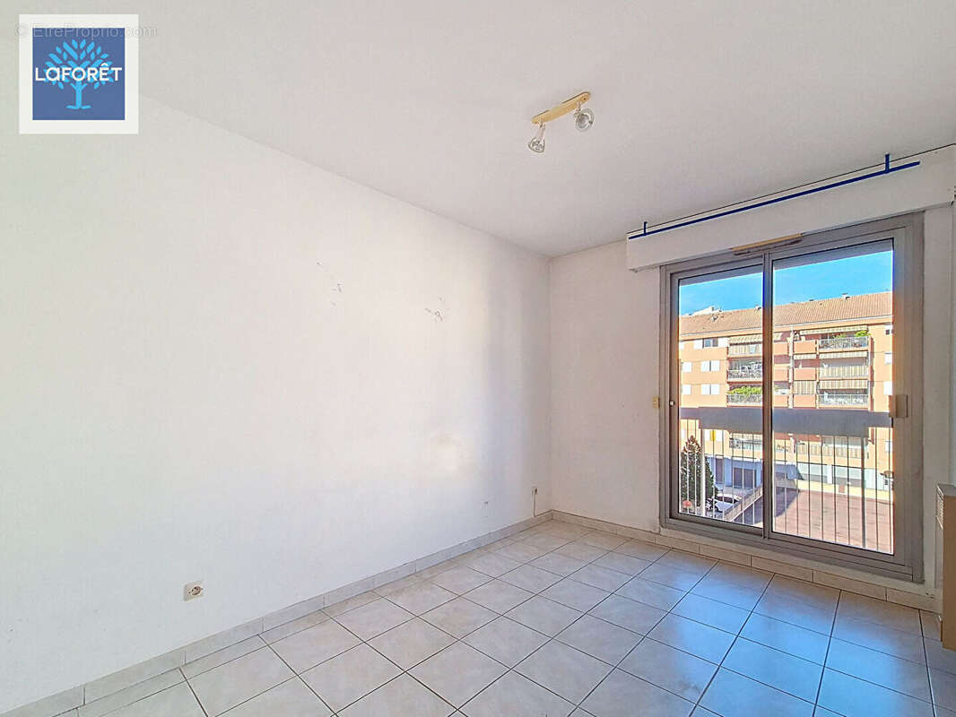 Appartement à VALLAURIS