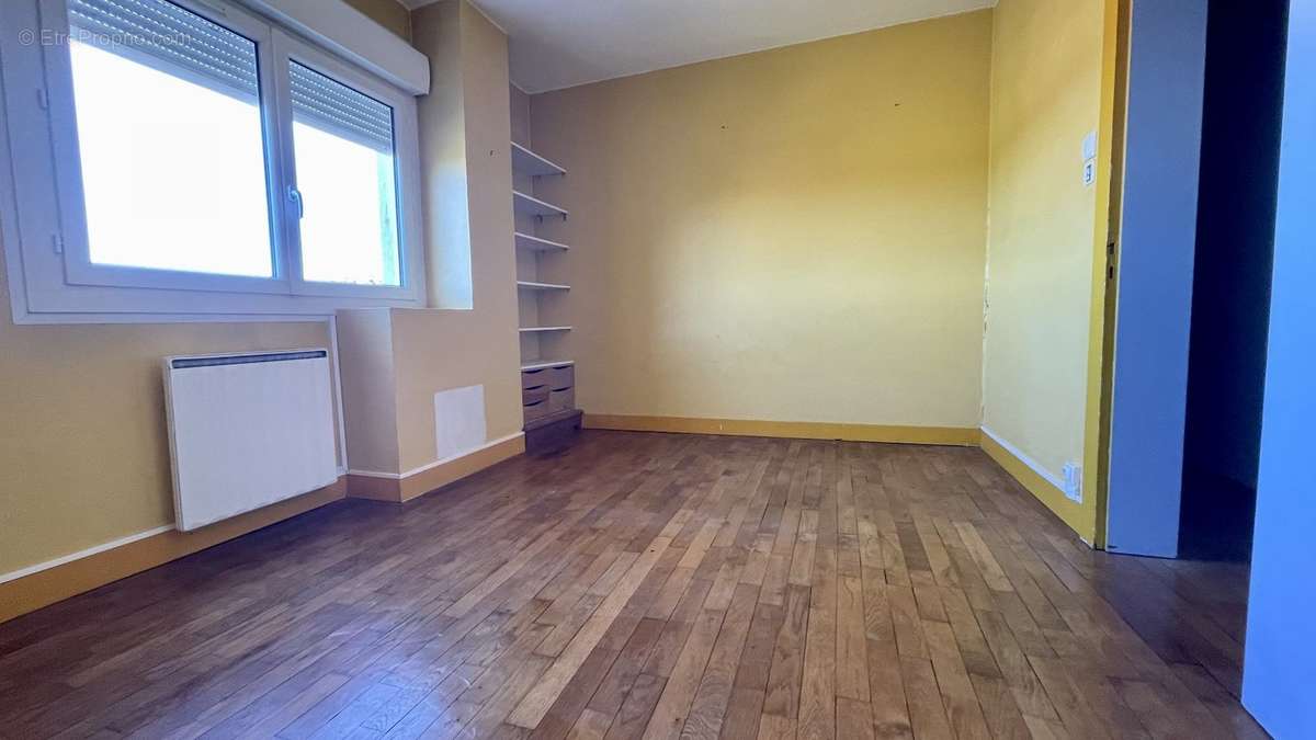 Maison à SAINT-YRIEIX-LA-PERCHE