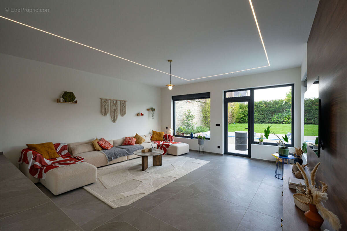 Maison à LES MESNEUX
