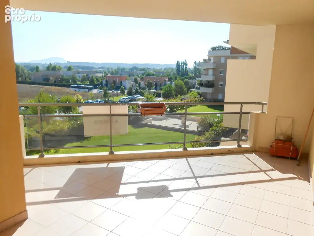 T2 Aix La Duranne - photo 2