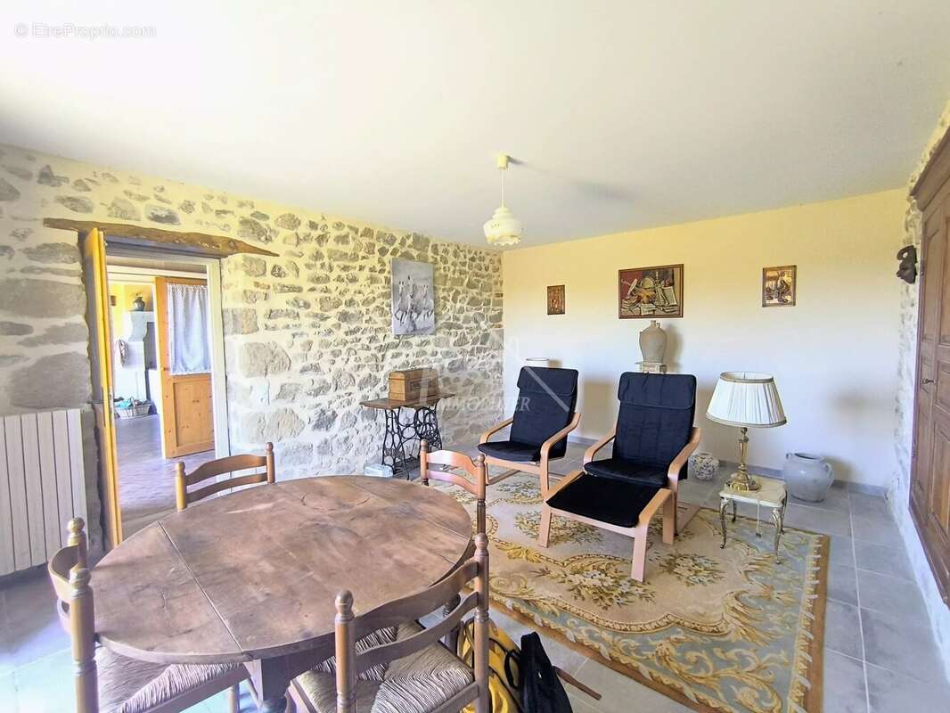 Maison à GOUTTIERES