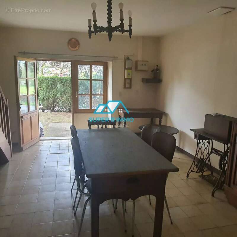 Maison à PAULHAGUET