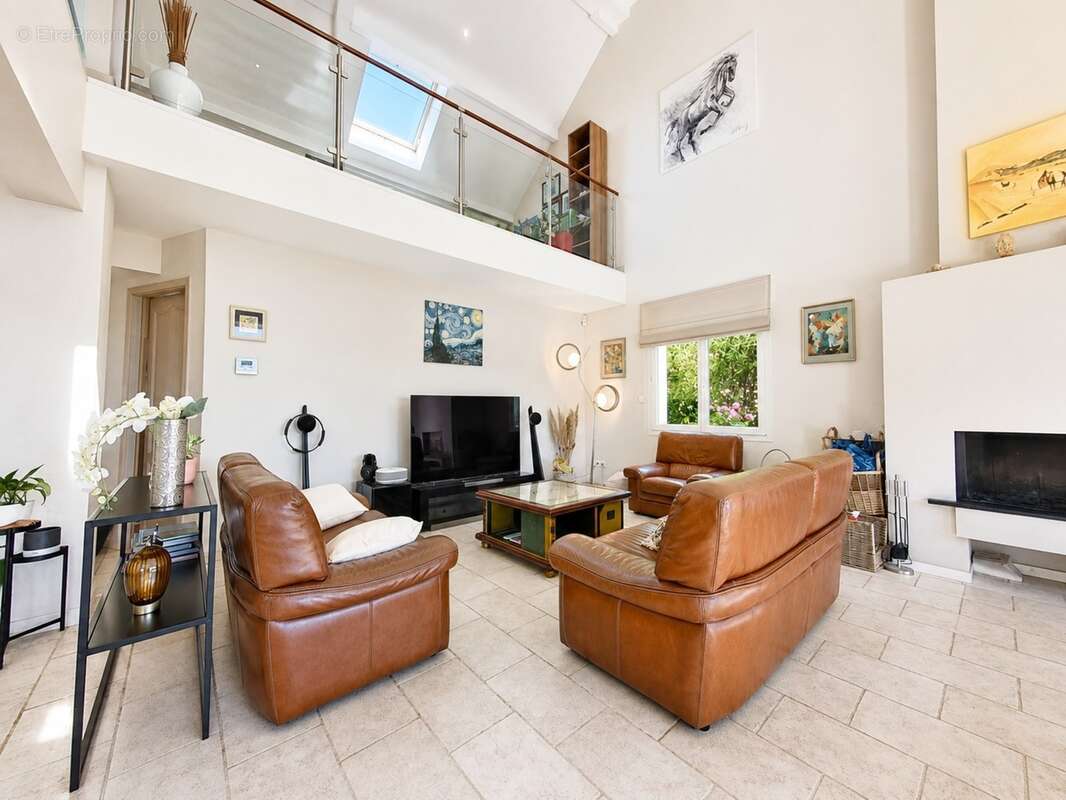 Maison moderne 236 m² – 6 ch - Piscine chauffée – Suite parentale – AUGNY - photo 5