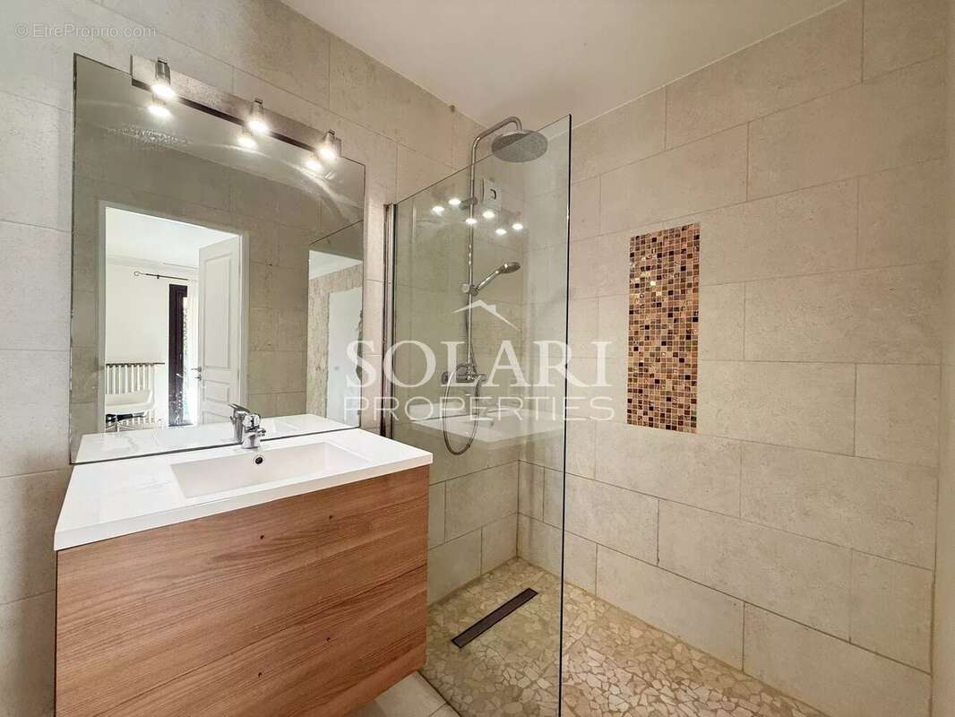 Maison à MANDELIEU-LA-NAPOULE