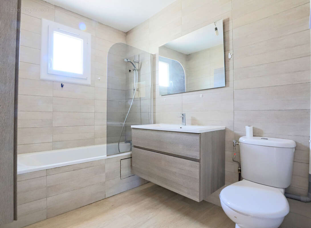 Maison à SOLLIES-TOUCAS