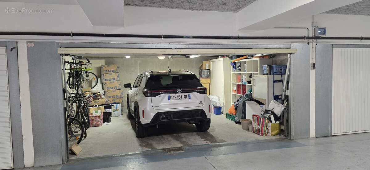 Spacieux 4 pièces en rez-de-jardin avec double garage & cave - photo 22