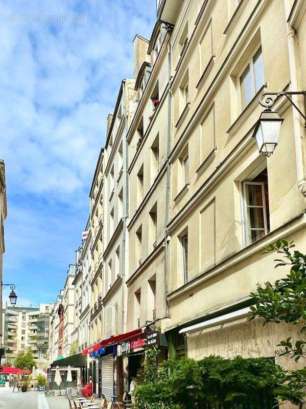 Appartement à PARIS-1E