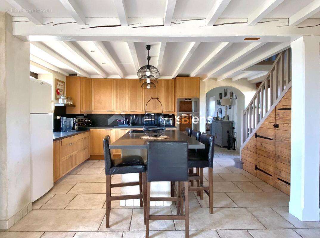 Maison à CHATILLON-SUR-CHALARONNE