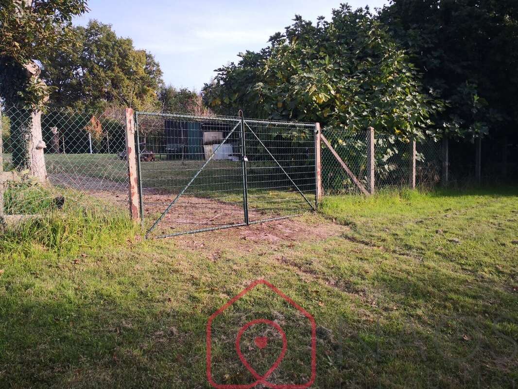 Terrain à FONTENAY-SUR-LOING