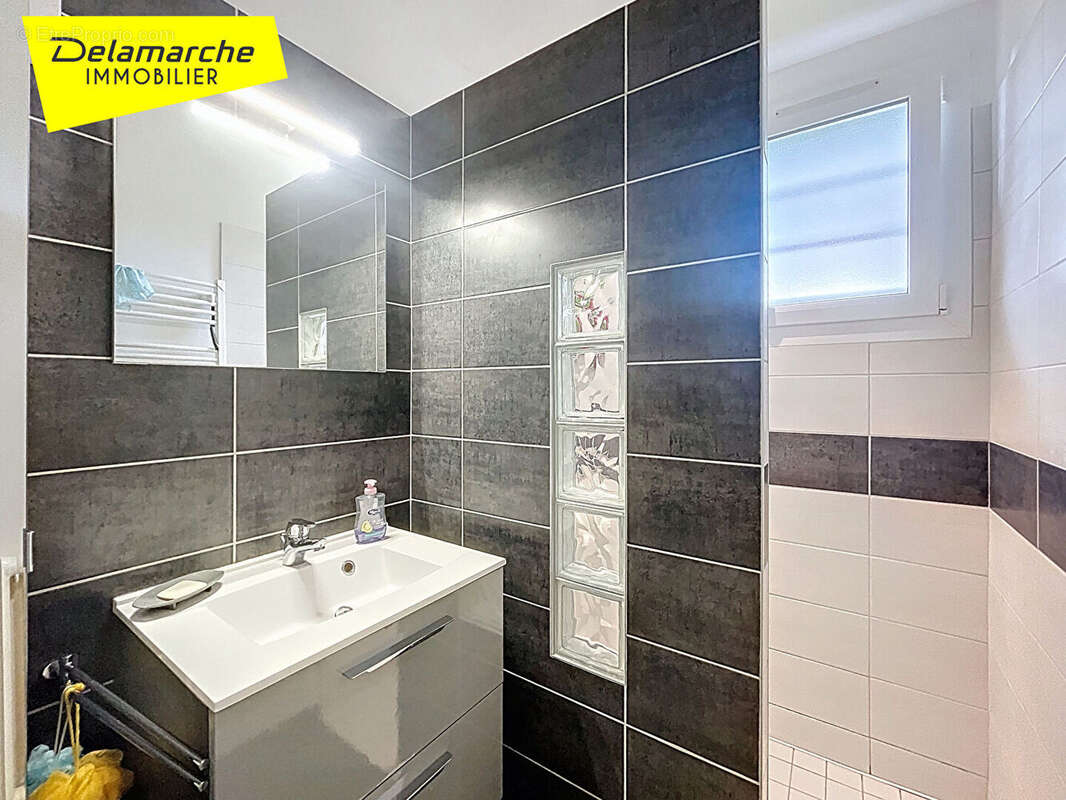 A vendre Maison Gavray  4 pièce(s) proche des commodités avec constructible. - photo 12