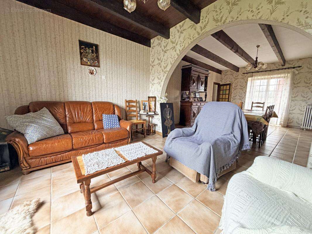Maison à SAINTE-FOY-DE-LONGAS