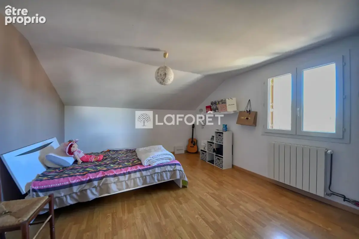 Proche du centre et au calme, maison de 140 m² avec dépendances à vendre à Lisle-sur-Tarn - photo 5