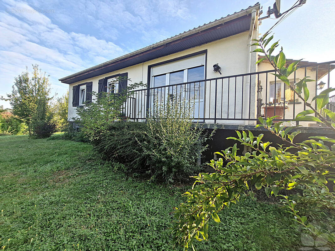Maison à HONNECOURT-SUR-ESCAUT