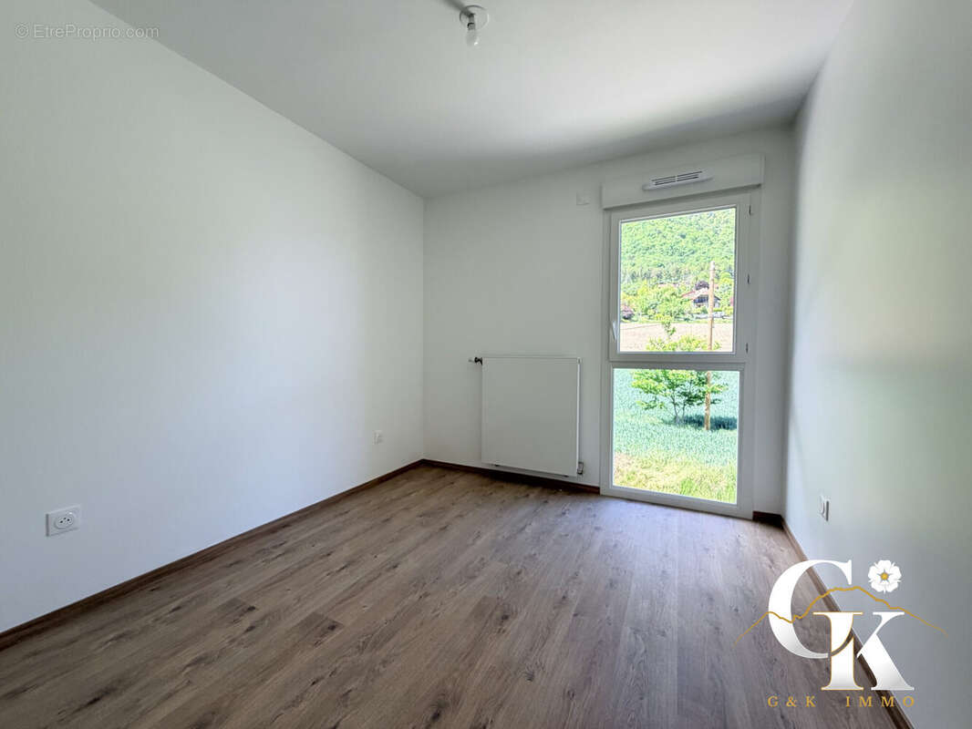 Appartement à SAINT-PAUL-DE-VARCES