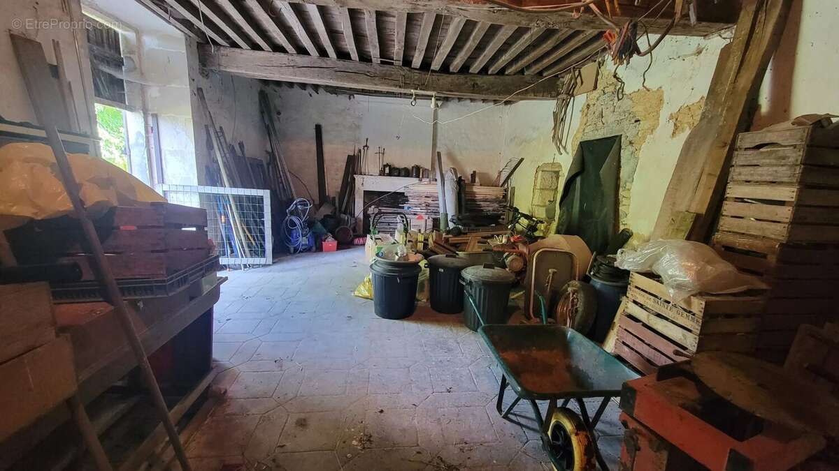 Maison à COURCOME