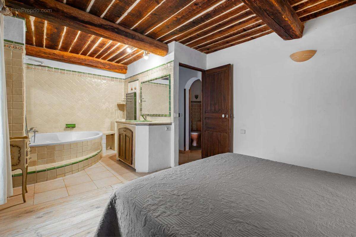 Maison à LA GARDE-FREINET