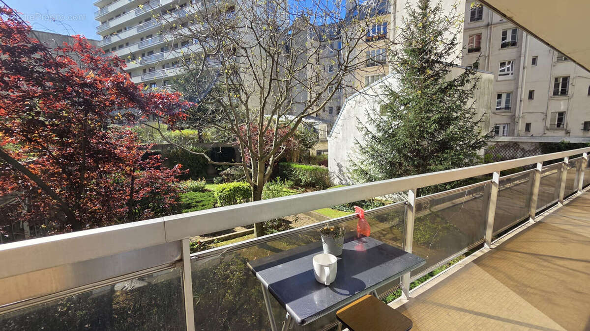 Appartement à PARIS-11E