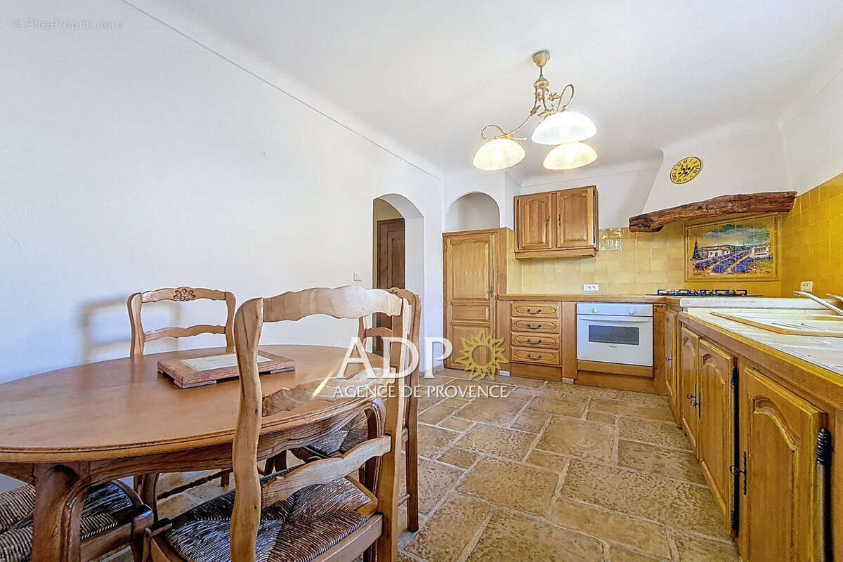 Appartement 142 m² à Saint-Cezaire-Sur-Siagne  - photo 3