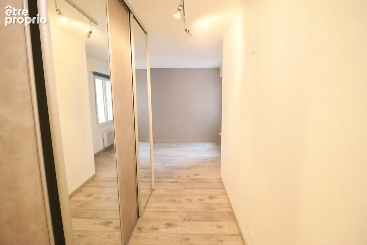 LE PORT-MARLY - Apt 4 pièces de 87m2 - Box et Parking - photo 4