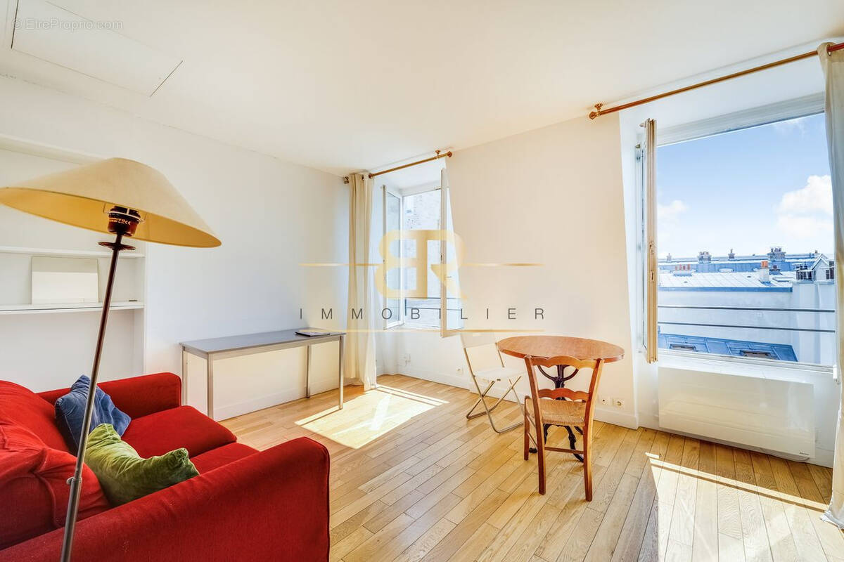 Appartement à PARIS-3E