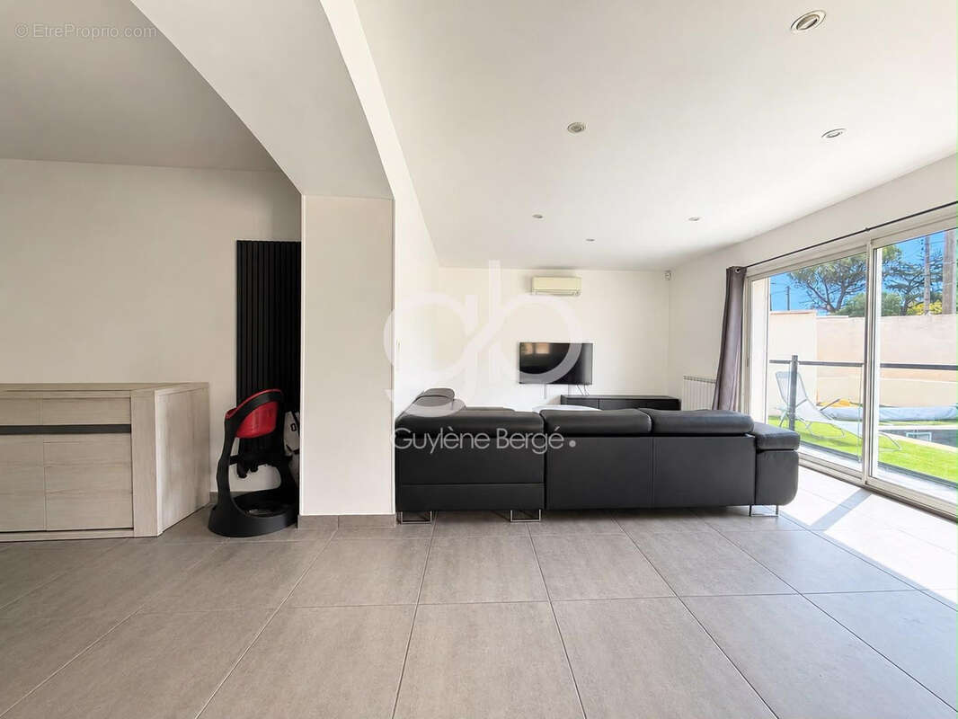 Maison plain-pied T4 102m2 piscine parcelle d’environ 500m2 Montpellier Plan des 4 Seigneurs - photo 4