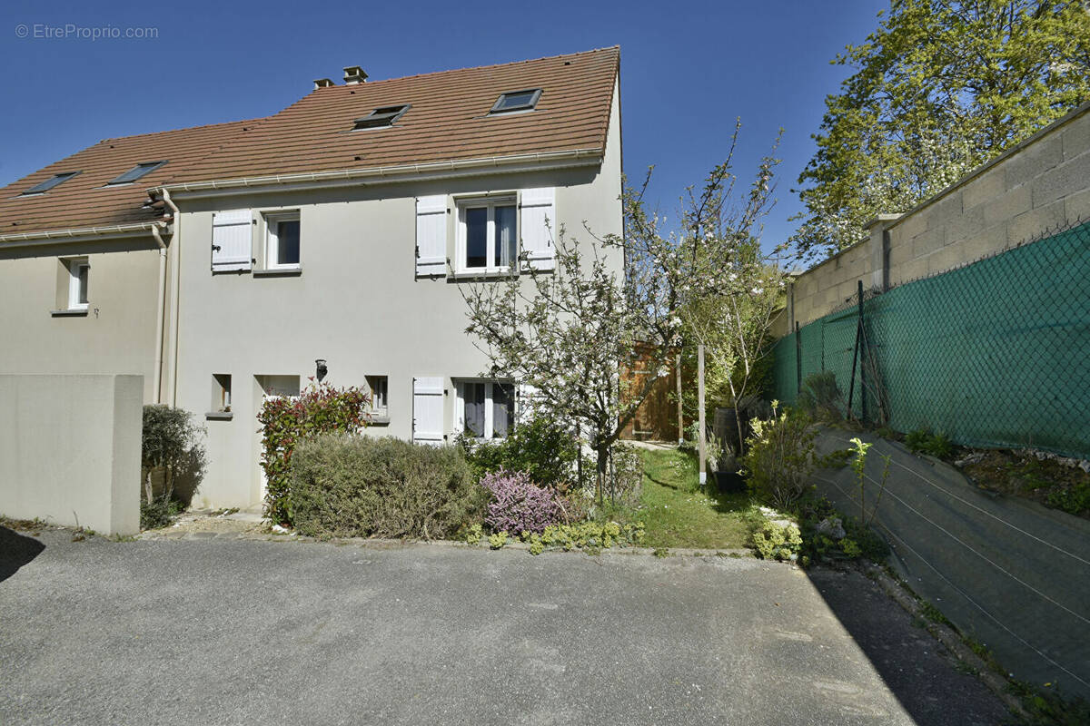 Maison à VILLIERS-SAINT-FREDERIC