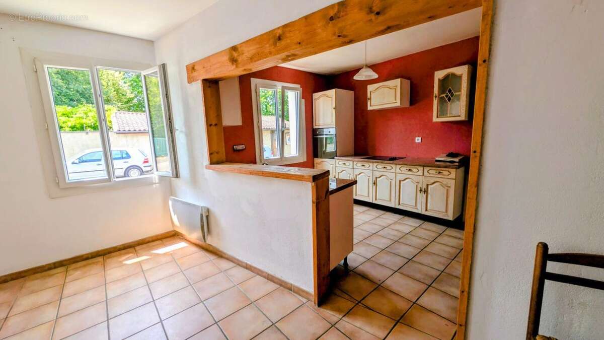 Maison en pierre dans  le bourg  d'Eymet - photo 5