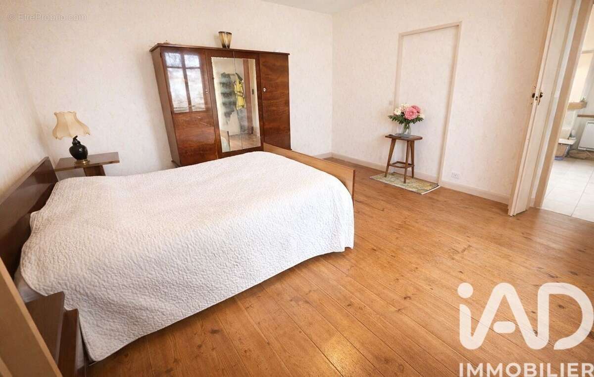 Maison 151 m² à Villiers-Le-Roux  - photo 4