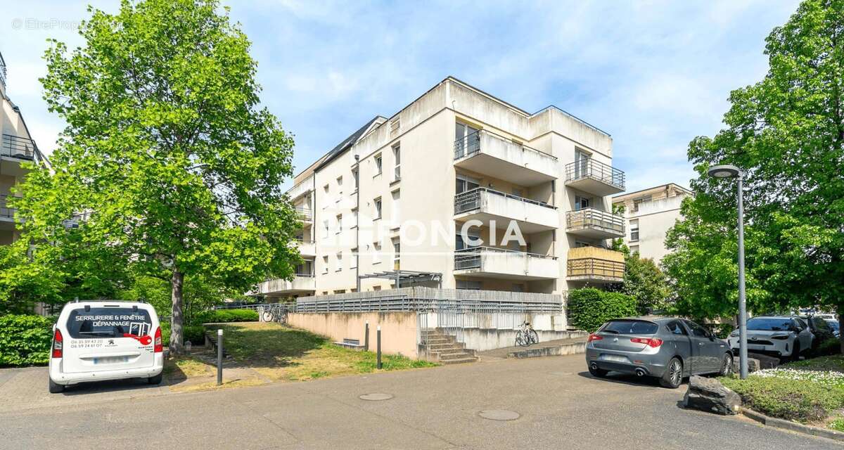 Koenigshoffen - Rue Jean Mentelin - Place de parking extérieure sécurisée - photo 2