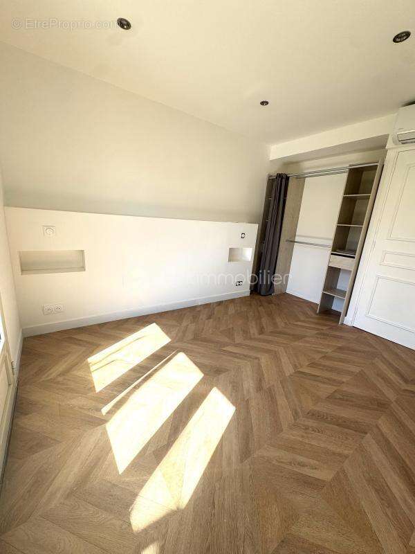 Appartement à FRESNES